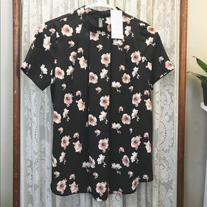 NWT Xsmall floral blouse 🌸